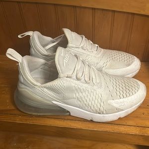 White Nike 270 air max